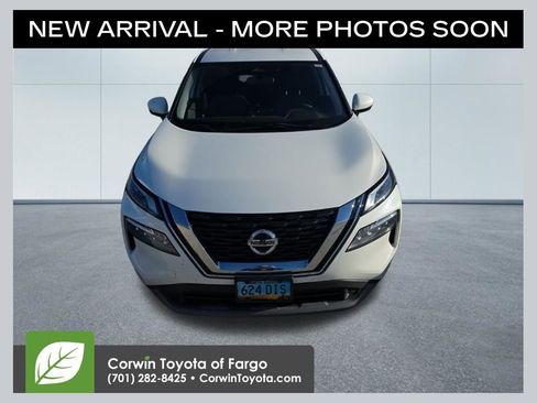 Used 2021 Nissan Rogue SV image 1