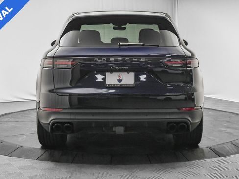 Used 2023 Porsche Cayenne Platinum Edition image 6
