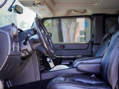 Used 2005 HUMMER H2 SUT w/ Preferred Equipment Group AWD/4WD image 7