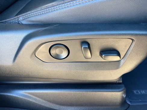 Used 2022 Chevrolet Suburban High Country image 59