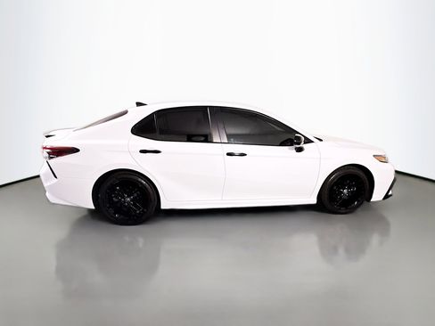 Used 2022 Toyota Camry SE w/ Convenience Package FWD image 11