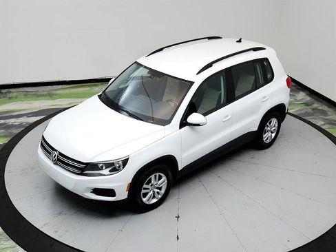 Used 2017 Volkswagen Tiguan S FWD image 31