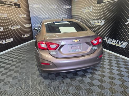 Used 2019 Chevrolet Cruze LS FWD image 11