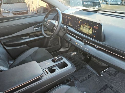 Used 2023 Nissan Ariya AWD image 10