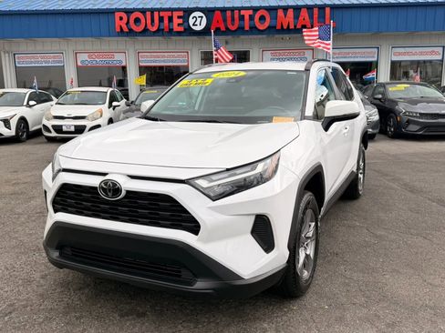 Used 2024 Toyota RAV4 XLE FWD image 1