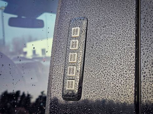 Used 2019 Ford F150 XLT w/ Equipment Group 302A Luxury image 10