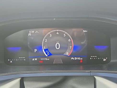 Certified 2023 Volkswagen Taos SE w/ Panoramic Sunroof Package image 9