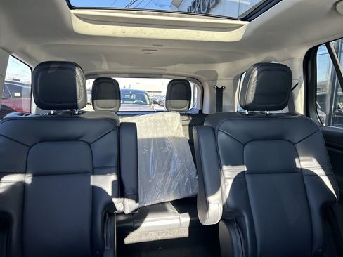 New 2025 Lincoln Aviator AWD w/ Equipment Group 101A image 10