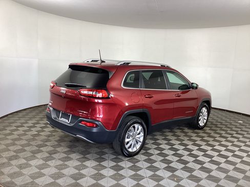 Used 2016 Jeep Cherokee Limited AWD/4WD image 2