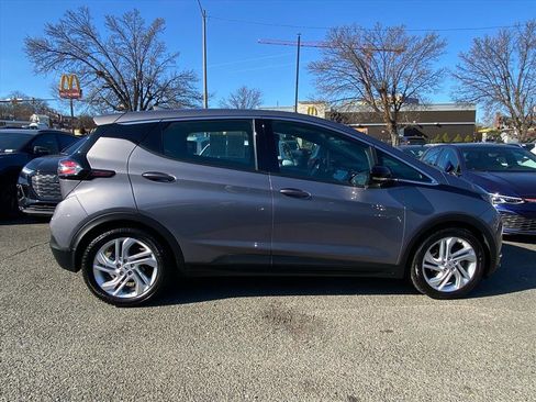 Used 2023 Chevrolet Bolt LT image 2