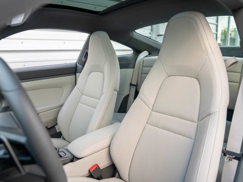 Used 2021 Porsche 911 Carrera S image 9