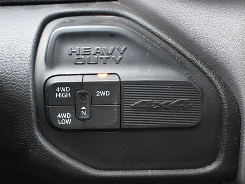 Used 2024 RAM 3500 Big Horn AWD/4WD image 18