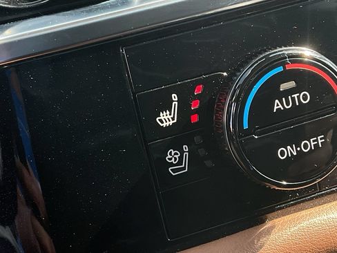 Used 2024 Nissan Pathfinder Platinum FWD image 36