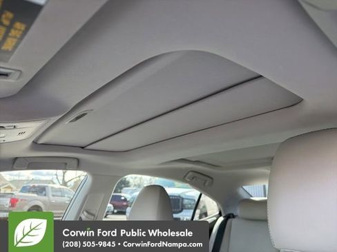 Used 2016 Lexus ES 350 w/ Navigation System Package image 19