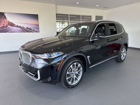 New 2026 BMW X5 xDrive40i w/ Climate Comfort Package image 4
