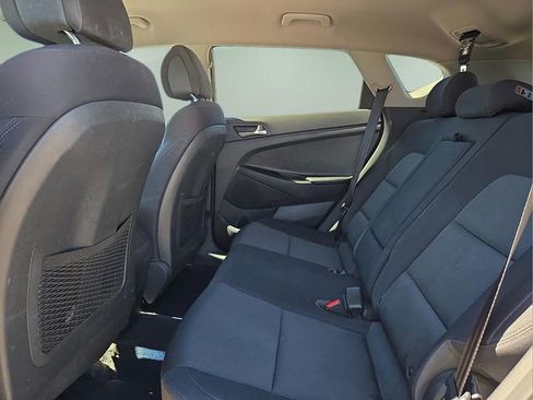 Used 2018 Hyundai Tucson SE w/ Cargo Package image 15