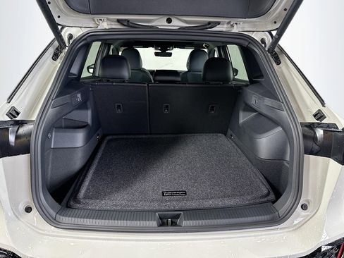 New 2026 Volkswagen Tiguan SE R-Line AWD/4WD image 24