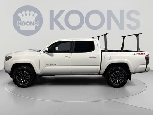 Used 2020 Toyota Tacoma TRD Sport AWD/4WD image 2