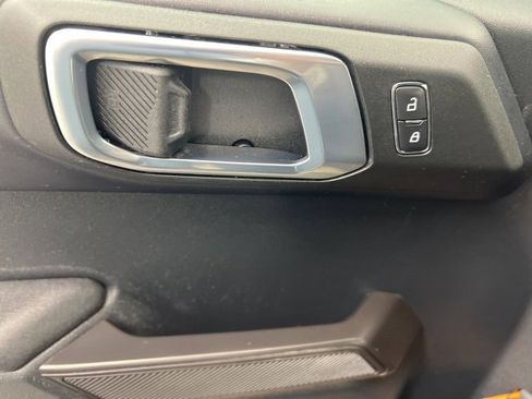 Used 2024 Ford Bronco Badlands image 12