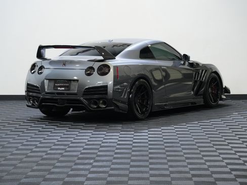 Used 2014 Nissan GT-R Premium AWD/4WD image 6