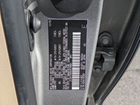 Used 2016 Lexus LX 570 4WD w/ Luxury Package image 38