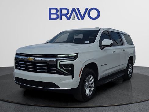 Used 2025 Chevrolet Suburban LT AWD/4WD image 1