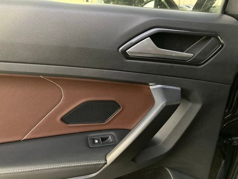 Used 2023 Volkswagen Tiguan SEL R-Line image 12