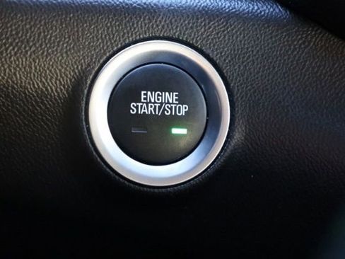 Used 2023 GMC Terrain SLE w/ Driver Convenience Package image 23