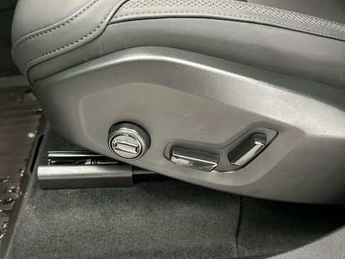 Used 2026 Volvo XC90 B6 Plus w/ Protection Package Premier image 11