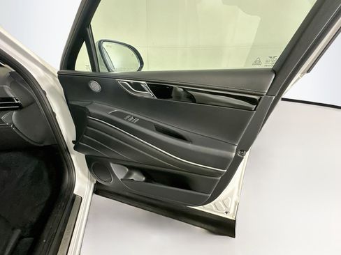 Used 2025 Genesis GV80 2.5T Standard AWD/4WD image 32