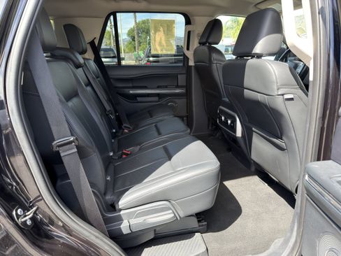 Used 2024 Ford Expedition XLT AWD/4WD image 12