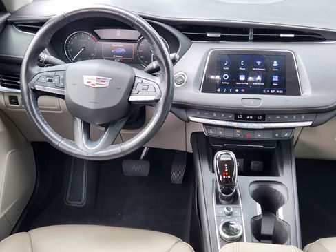 Used 2021 Cadillac XT4 Premium Luxury FWD image 9