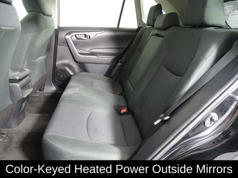 Used 2021 Toyota RAV4 LE FWD image 11