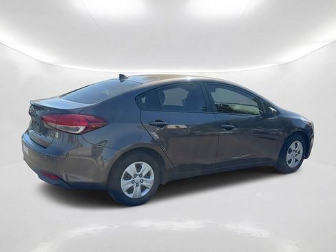 Used 2017 Kia Forte LX FWD image 6