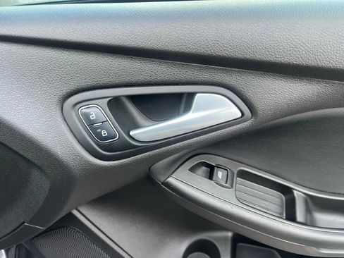 Used 2017 Ford Focus SE image 26