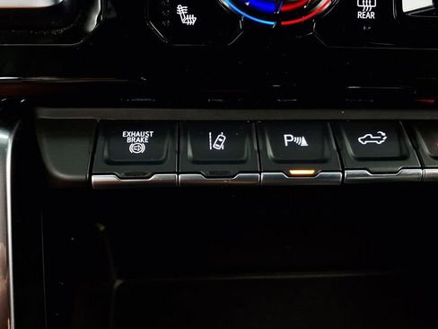 Used 2025 GMC Sierra 2500 Denali Ultimate AWD/4WD image 21