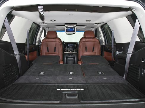 Used 2017 Cadillac Escalade Luxury image 70