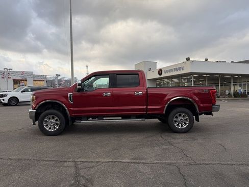 Used 2019 Ford F250 XLT w/ XLT Premium Package image 4