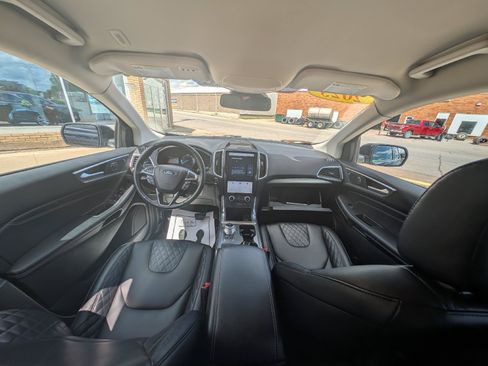 Used 2023 Ford Edge Titanium AWD/4WD image 30