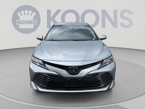 Used 2018 Toyota Camry LE FWD image 11