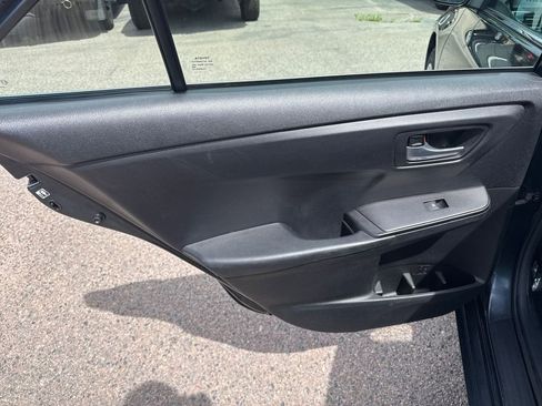 Used 2017 Toyota Camry LE FWD image 11