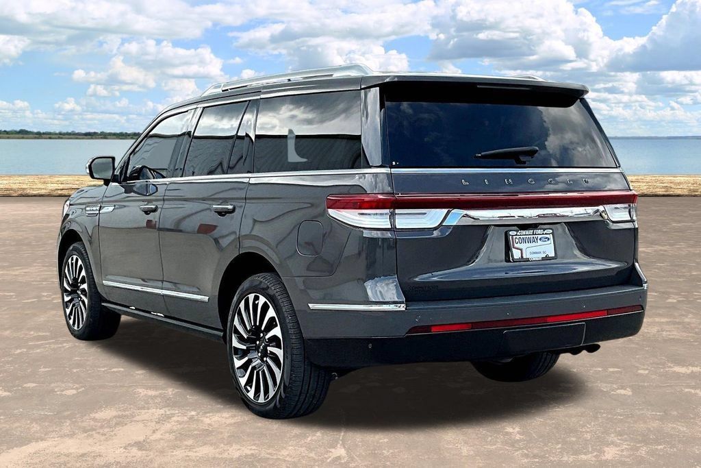 Used 2023 Lincoln Navigator Black Label AWD/4WD image 5