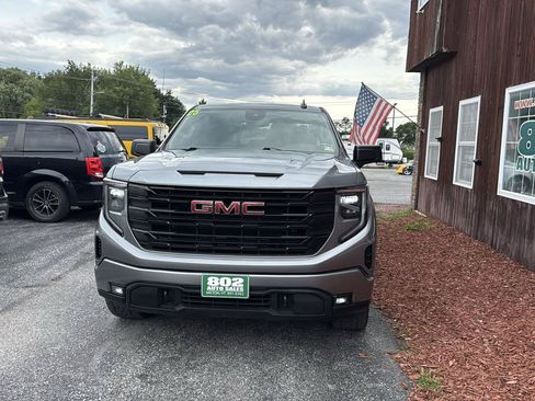 Used 2025 GMC Sierra 1500 Elevation AWD/4WD image 3