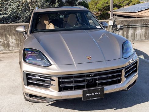 Certified 2025 Porsche Cayenne S AWD/4WD image 16