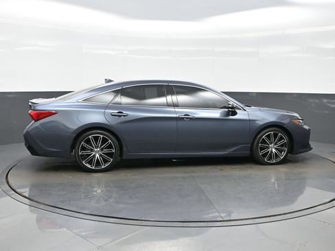 Used 2019 Toyota Avalon Touring w/ Advanced Safety Package FWD image 7