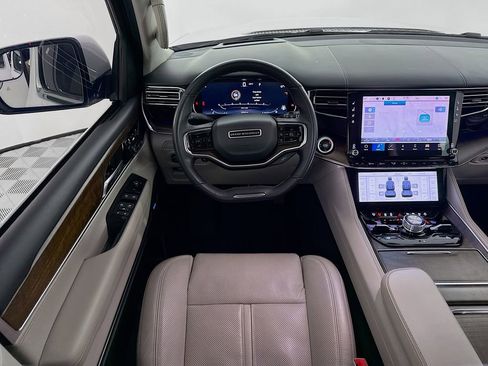 Used 2022 Jeep Grand Wagoneer Series I image 19
