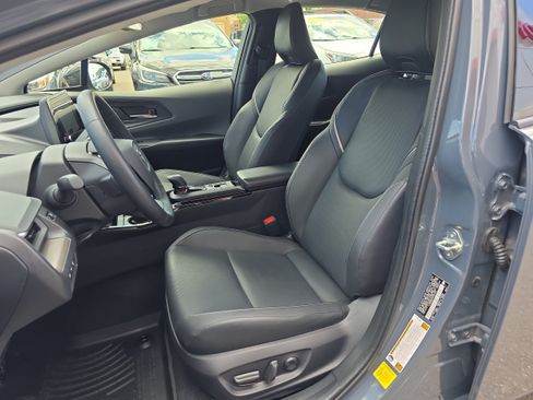 Used 2025 Toyota Prius XLE AWD/4WD image 10