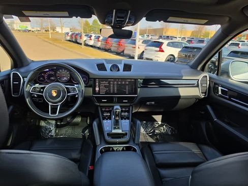 Used 2021 Porsche Cayenne AWD/4WD image 9