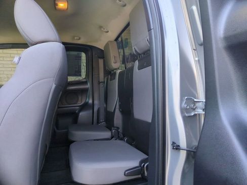 Used 2016 Toyota Tacoma SR w/ SR Convenience Package image 15