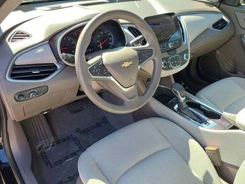 Used 2025 Chevrolet Malibu LT image 22